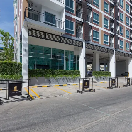 Thongchen Residence Отели рядом с достопримечательностью «Ват лонг Кхру»