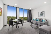 Essence Suites Taringa Hotel di Mount Ommaney