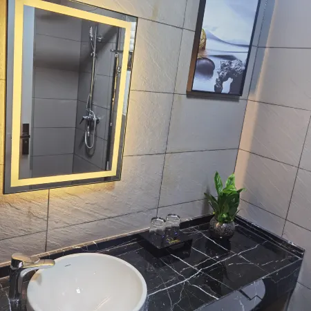 Yuan Yuan Hotel (Suzhou Guanqian Street Pingjiang Street)