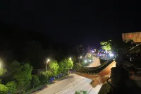The Fanjiang Impression Hotel (Xiangshi Avenue Bus Station Branch) - pemandangan pegunungan