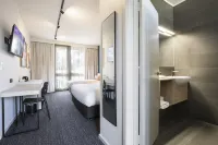 Nightcap at Sandown Park Hotel Hotels near Meduno Drive Reserve