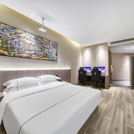ReMAX E-sports Hotel (Ningbo Railway Station Nantang Old Street)
