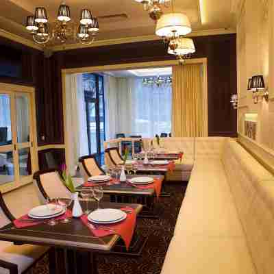 Kiroff Hotel Dining/Meeting Rooms