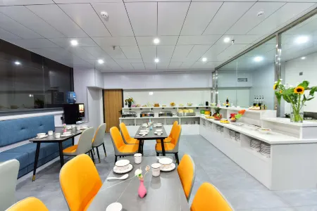 GreenTree Inn Hotel (Dali Flagship Store in Erhai City Center) Отели рядом с достопримечательностью «Southwest University of Science and Technology»