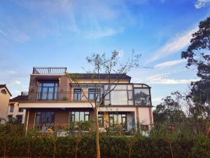 Mu Qinghua Stream courtyard home stay