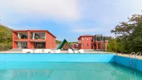 Dulv Hotel - Swimmingpools
