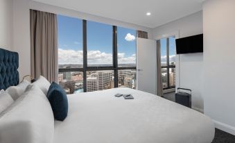 Meriton Suites Pitt Street