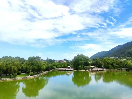 Gao Ke Hotel & Resort Отели рядом с достопримечательностью «Xi'an Mingde Institute of Technology»