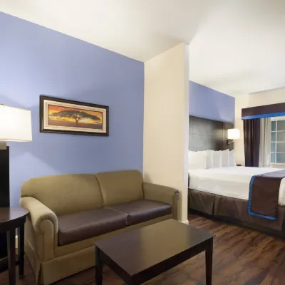 Days Inn & Suites by Wyndham Galveston West/Seawall Hotels near Galveston Island