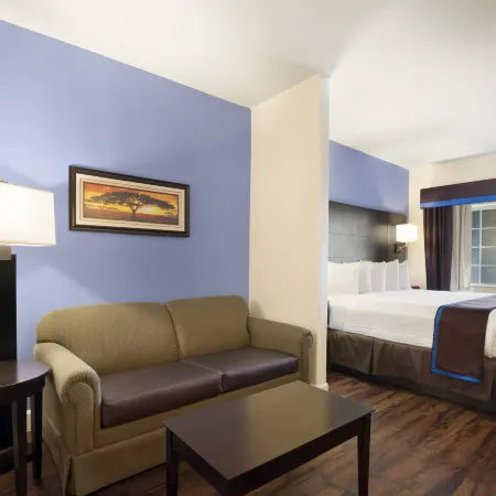 Days Inn & Suites by Wyndham Galveston West/Seawall Отели рядом с достопримечательностью «Парк Муди Гарденс Аттракшенс Тем»