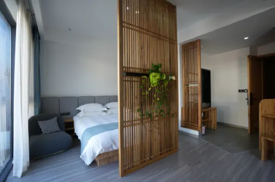 Kaihua Yizhan Tea Parent-child Tea House