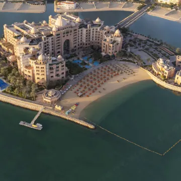 مرسى ملاذ كمبينسكي، اللؤلؤة Hotels near Piano stairs doha