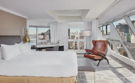 Millennium Hilton New York One UN Plaza Отели рядом с Skyport Seaplane Base