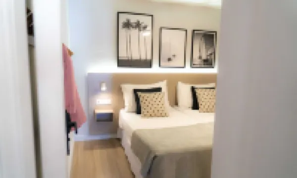 珊瑚孔波斯特拉海灘酒店