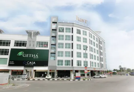 Just Hotel Batu Pahat Отели рядом с достопримечательностью «Stadium Hockey UTHM»
