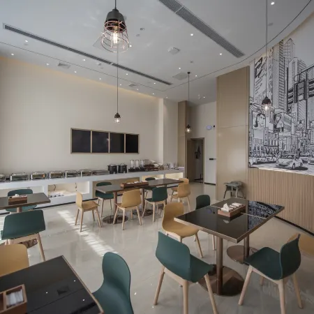 City Comfort Inn Hotel (Ezhou Wuyue Square)