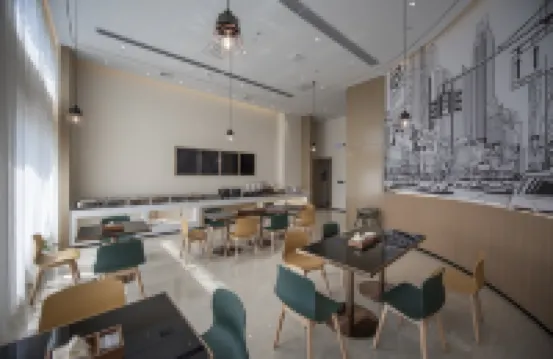 City Comfort Inn Hotel (Ezhou Wuyue Square)
