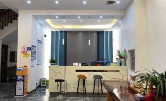 Qujing Yake Shangju Hotel