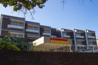 R Executive Apartments Hotel a 