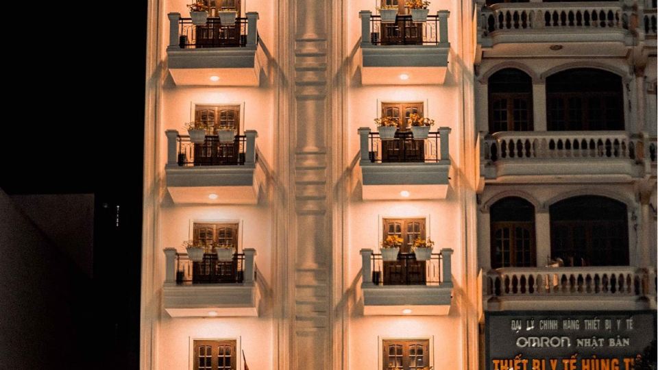 Paradise Hotel