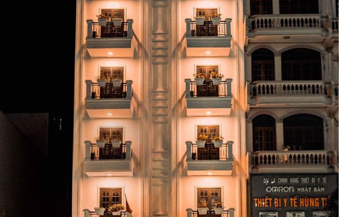 Paradise Hotel
