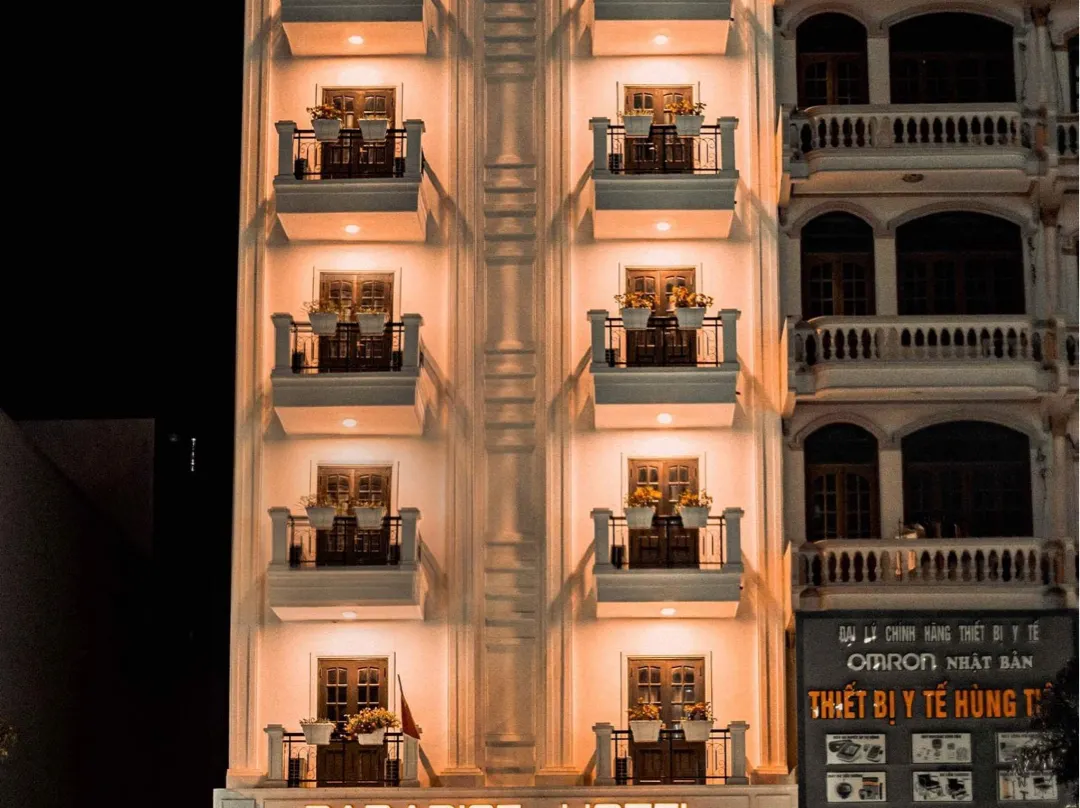 Paradise Hotel - Móng Cái
