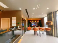 IU Hotel（Jinzhong People's Hospital） - parkir