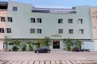 RedDoorz Near Soekarno Hatta Airport 3 Hotels in Kosambi