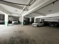 Batang Changduiping Hotel - parking