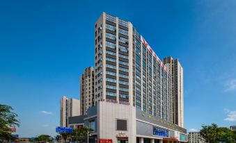 Vienna Hotel (Jiujiang De'an Pedestrian Street)