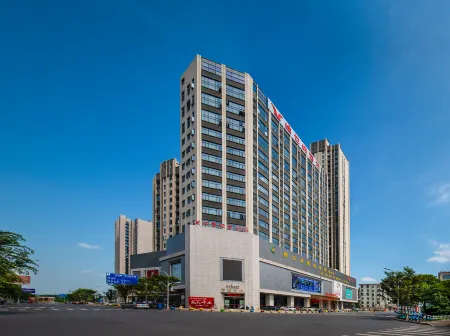 Vienna Hotel (Jiujiang De'an Pedestrian Street) Отели в г. Дэань