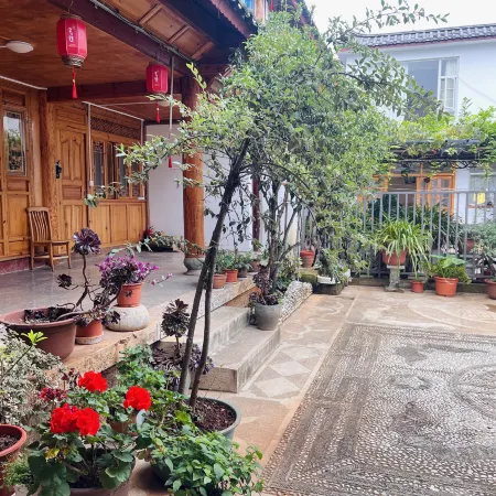 LiJang Lovefreedom Girls' Youth Hostel