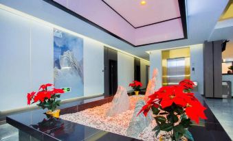 Qingfeng Xiaozhu Hotel
