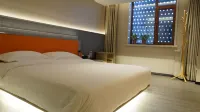 Dunhua Liudingshan Hot Spring Hotel Hotels near Aodongcheng Relic Site
