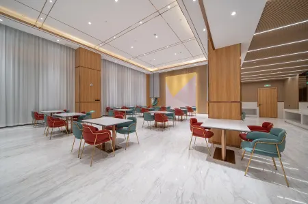 Ibis Styles (Kuitun Duku Expressway Junction) Отели рядом со станцией Kuitun Railway Station