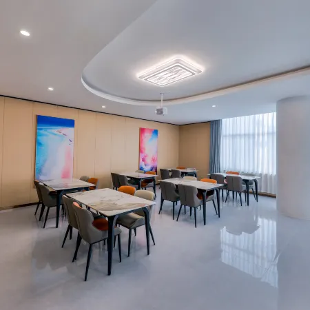 Fengjing Hotel (Zhenfeng Ancient City) Отели в г. Чженьфен