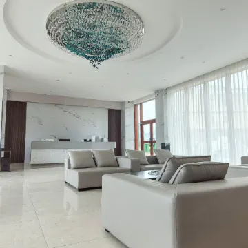 Bole Yunhai No.1 Hotel (Sailimu Lake Scenic Area East Gate Visitor Center)