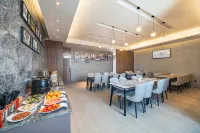 Rezen Select Hotel (Chaka Salt Lake) - breakfast