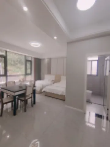 鶴峰山巒別院（屏山峽谷観光地）