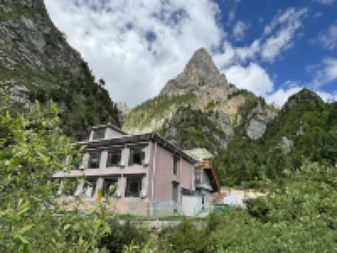 扎尕那雯當姆半山民宿（仙女灘店）