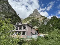 Zagana Wendangmu Half Mountain Homestay (Fairy Beach Branch) Hotels near Zagana Scenic Area - Pavilion