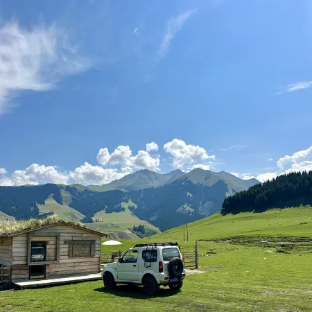 Joan Kushtai Village Snow Mountain Ranch Homestay