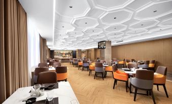 Hotel Dining