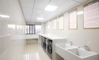 Jinjiang . Chonpines Hotel(Guigang Jingang Avenue High-speed Railway Station Branch)