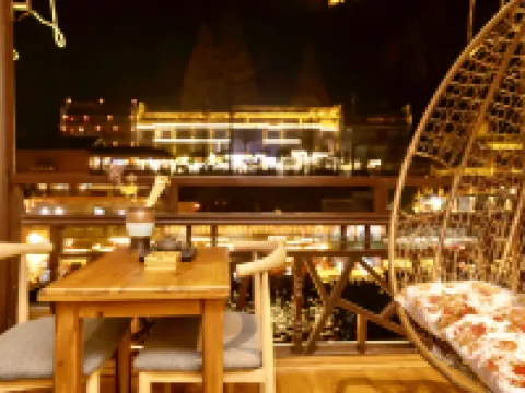 Shanqiao Jian River View Homestay (Fenghuang Ancient Town)