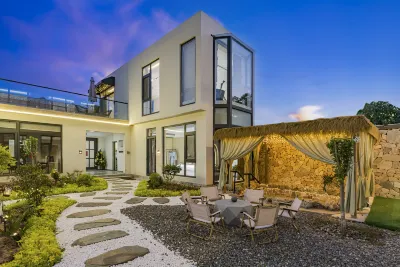 Moon Half Bay Boutique Resort Homestay (Beijing Miyun Branch) White Dragon Pool 호텔