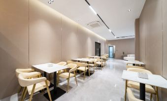 Licheng Xiyue Beston Hotel (Guangzhou R&F Haizhu City Jiangnan West Subway Station Branch)