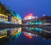 32/2000  Tuopan Shanju High-end River View Homestay (Fenghuang Ancient Town Branch) - Homestays