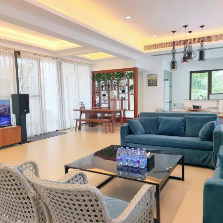 Mountain Lake Villa