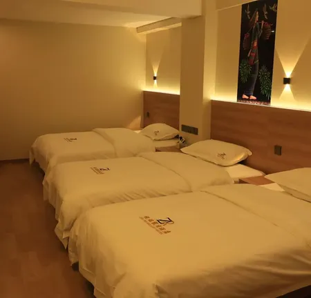 Mojiang Zhuri Holiday Hotel